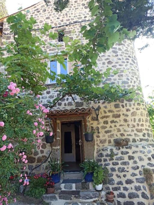 Gite Le Rocher Du Chateau De Retourtour Lamastre Buitenkant foto