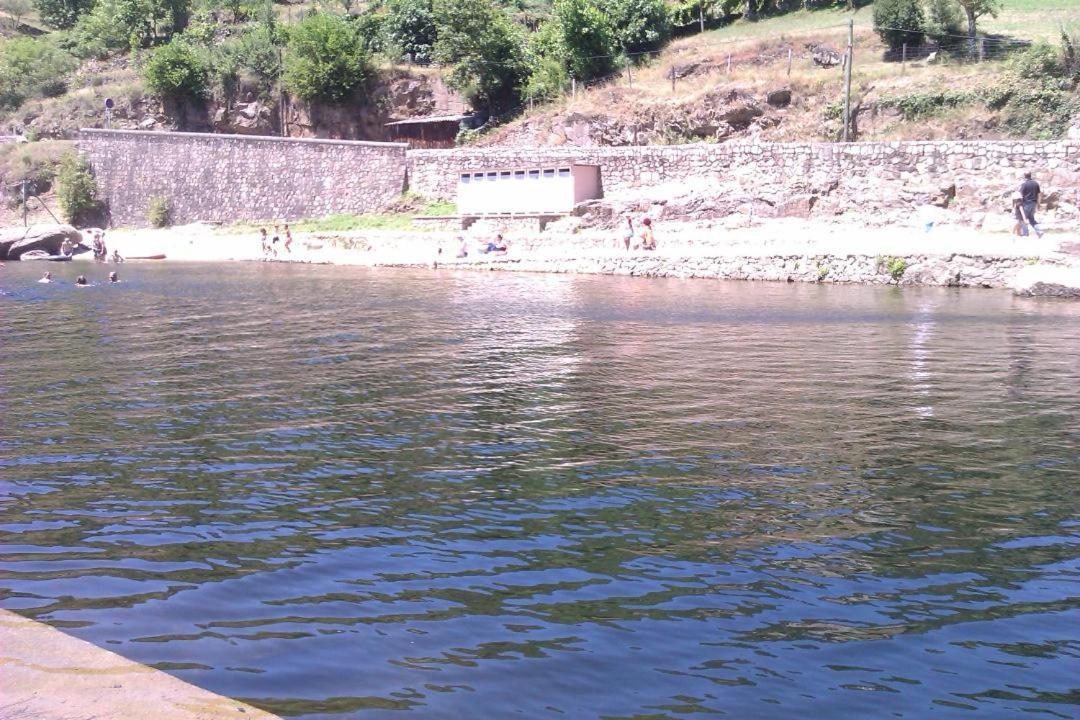 Gite Le Rocher Du Chateau De Retourtour Lamastre Buitenkant foto