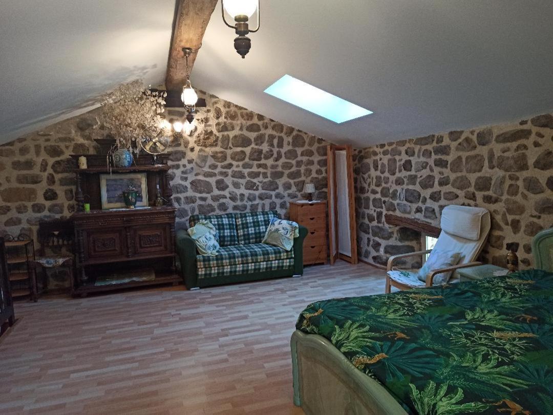 Gite Le Rocher Du Chateau De Retourtour Lamastre Buitenkant foto
